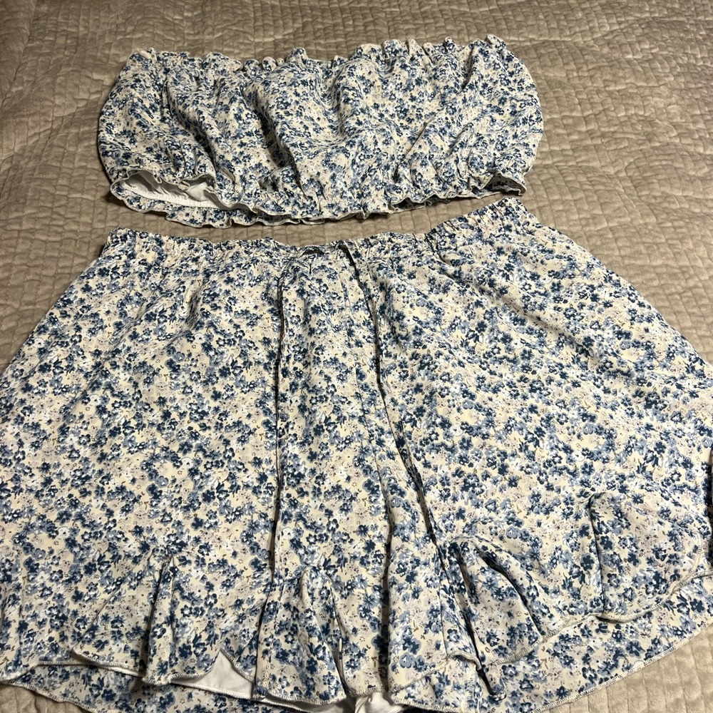 Floral Blue and White Women's Two-Piece Set